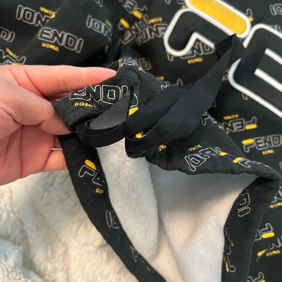 Fendi sweater - Picture 7 of 9